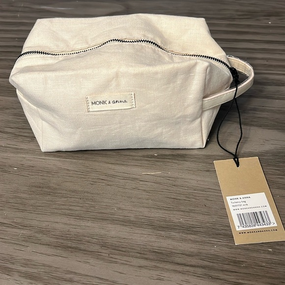 LINEN MONK & ANNA TOILETRY BAG - Picture 1 of 11